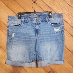 Arizona light blue distressed denim shorts size 17
